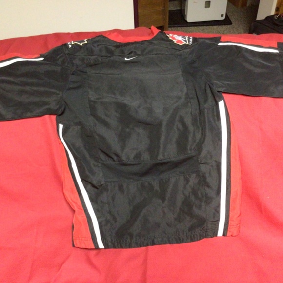 Team Canada youth jersey - Picture 2 of 2